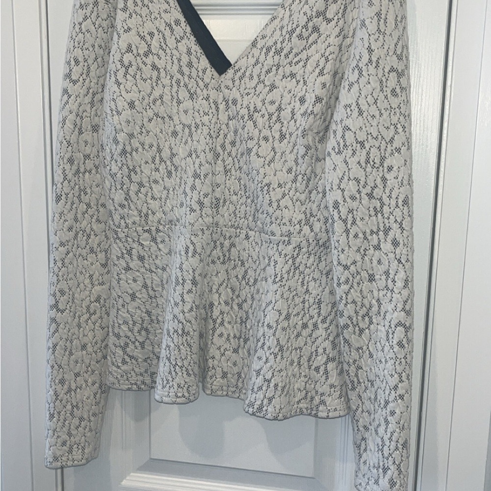 White Women Fashion Top V‎ neck Pemblum